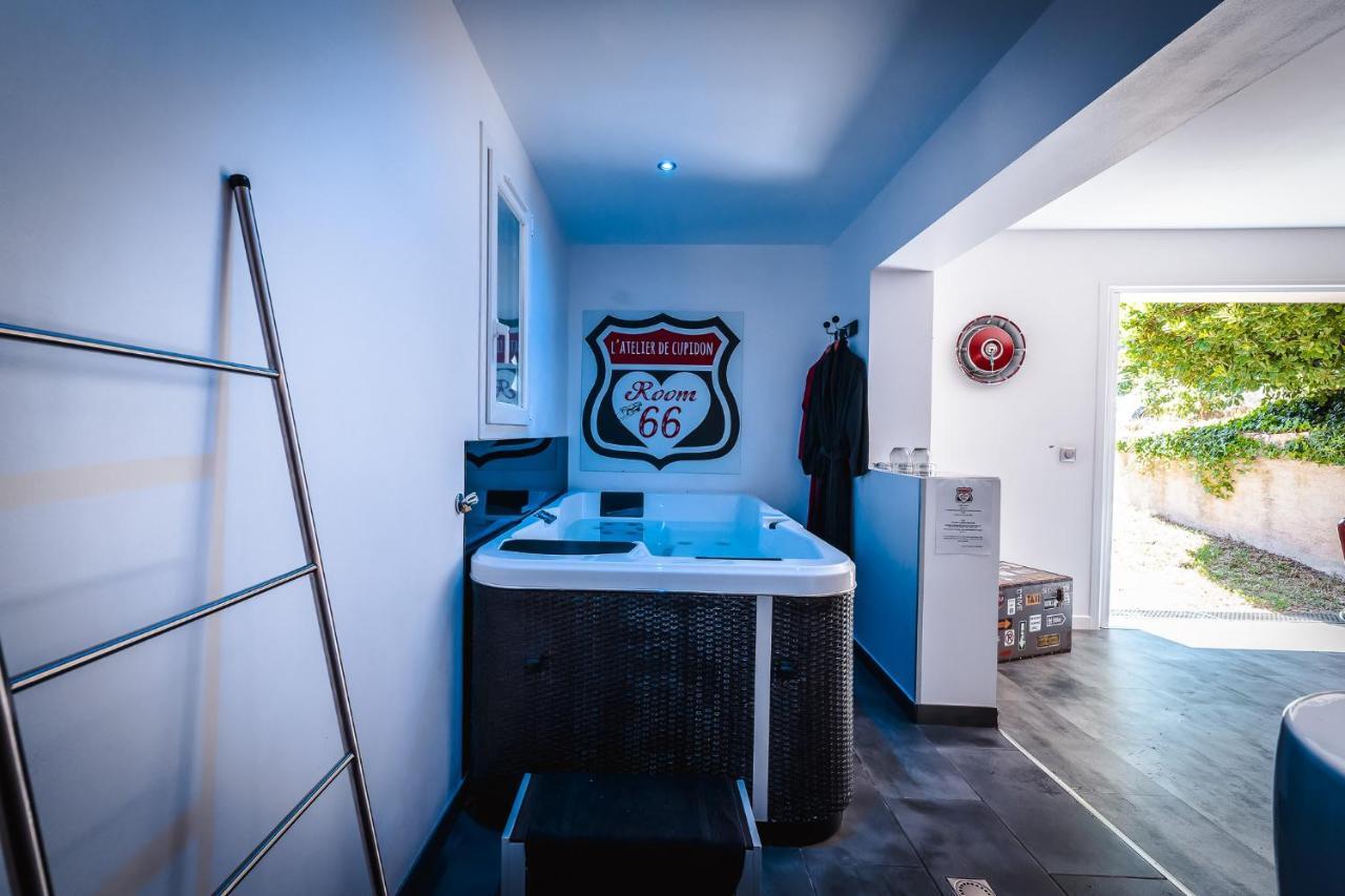 Love Room 66 Villecroze Bagian luar foto